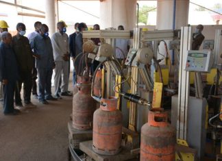 وزير الطاقة: لا نتحمّل مسؤولية التوزيع والتسعير ومراقبة المحطات وزير الطاقة: لا نتحمّل مسؤولية التوزيع والتسعير ومراقبة المحطات