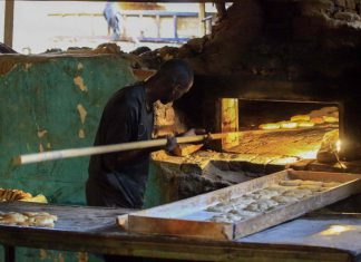 السودان..تراجع”مخيف” في توزيع الدقيق ومسؤول يفّجرها السودان..تراجع”مخيف” في توزيع الدقيق ومسؤول يفّجرها