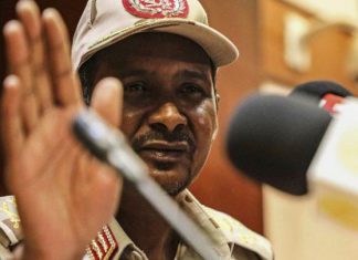 حميدتي : نحن ما عملنا حاجة فقط بدلنا تمكين بتمكين أشد لفئة قليلة حميدتي : نحن ما عملنا حاجة فقط بدلنا تمكين بتمكين أشد لفئة قليلة