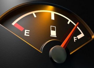 مسؤول بـ”الطاقة” يوضّح أسباب زيادة أسعار البنزين والجازولين مسؤول بـ”الطاقة” يوضّح أسباب زيادة أسعار البنزين والجازولين