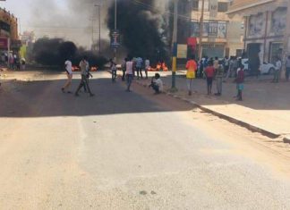 استمرار الاحتجاجات المناهضة للغلاء بالخرطوم استمرار الاحتجاجات المناهضة للغلاء بالخرطوم