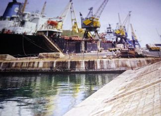 ميناء سواكن يشهد أولى عمليات صادر الماشية السودانية ميناء سواكن يشهد أولى عمليات صادر الماشية السودانية