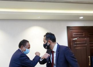 حمدوك يودّع سفير المملكة المتحدّة بالسودان حمدوك يودّع سفير المملكة المتحدّة بالسودان