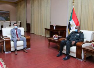 البرهان يلتقي السفير البريطاني بمناسبة انتهاء فترة عمله بالسودان البرهان يلتقي السفير البريطاني بمناسبة انتهاء فترة عمله بالسودان