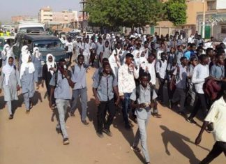 دعوات لمحاسبة المتورطين في ممارسة العنف ضد الطلاب بنيال راش تطالب بتشكيل لجنة تحقيق لمحاسبة المتورطين في ممارسة العنف ضد الطلاب بنيال