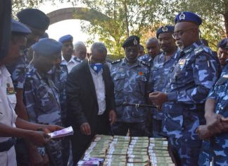 إيقاف شبكة تزييف بحوزتها”260.1″ مليون جنيه سوداني إيقاف شبكة تزييف بحوزتها”260.1″ مليون جنيه سوداني