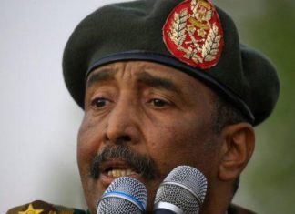 البرهان يطالب وزراء الحكومة الجديدة بمعالجة مشاكل المواطنين البرهان يطالب وزراء الحكومة الجديدة بمعالجة مشاكل المواطنين