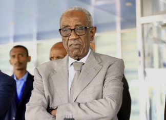 محافظ بنك السودان المركزي: تحرير سعر الصرف سيمنع التهريب والمضاربات محافظ بنك السودان المركزي: تحرير سعر الصرف سيمنع التهريب والمضاربات