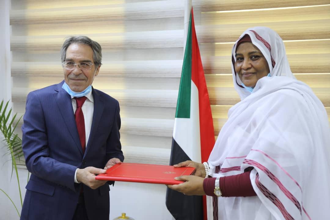 ممثل الصحة العالمية يؤكد توافق أولويات الصحة العالمية مع الصحة السودانية ممثل الصحة العالمية يؤكد توافق أولويات الصحة العالمية مع الصحة السودانية