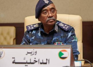 وزير الداخلية : المواطن السوداني علَّمَ كل الشعوب الثورات وزير الداخلية : المواطن السوداني علَّمَ كل الشعوب الثورات