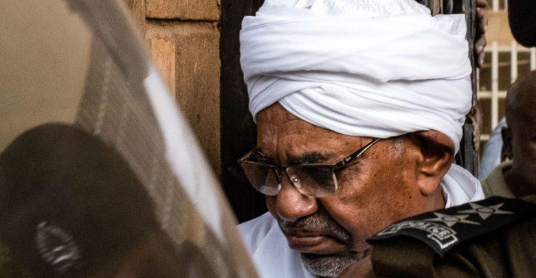 أسرة البشير توضح حقيقة إصابته بفيروس كورونا أسرة البشير توضح حقيقة إصابته بفيروس كورونا