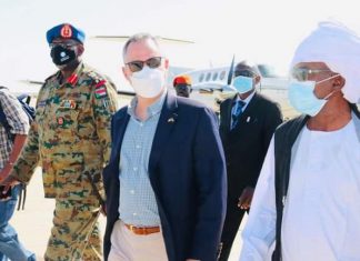 القائم بالأعمال الأمريكي يصل بورتسودان للترحيب بسفينة (يو إس إس ونستون تشرشل) القائم بالأعمال الأمريكي يصل بورتسودان للترحيب بسفينة (يو إس إس ونستون تشرشل)