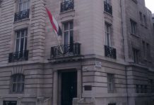 السودان : دبلوماسيون يعيشون على الديون وآخرون لا يملكون تذكرة العودة