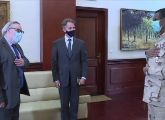 “حميدتي” يؤكّد على أهمية التحوّل الديمقراطي بنهاية الفترة الانتقالية “حميدتي” يؤكّد على أهمية التحوّل الديمقراطي بنهاية الفترة الانتقالية