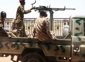 جيوش الحركات بالخرطوم.. العاصمة على فوهة بركان!! الكشف عن تفاصيل اشتباكات بين مجموعتين مسلحتين من الحركات قرب مستشفى رويال كير وسط الخرطوم