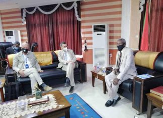 بيرتس يعقد لقاءات حول مسار الشرق بالبحر الأحمر بيرتس يعقد لقاءات حول مسار الشرق بالبحر الأحمر