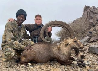 “رحلة صيد” تثير غضب السودانيين على مواقع التواصل “رحلة صيد” تثير غضب السودانيين على مواقع التواصل