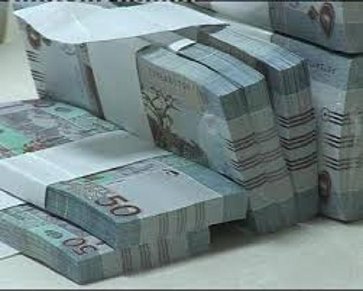 خبير: تجار العملة يملكون أسلحة اقتصادية موازية للحكومة خبير: تجار العملة يملكون أسلحة اقتصادية موازية للحكومة