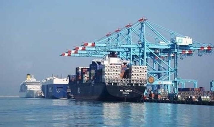 محفظة السلع الاستراتيجية: ترتيبات لإستيراد (23) باخرة محروقات محفظة السلع الاستراتيجية: ترتيبات لإستيراد (23) باخرة محروقات