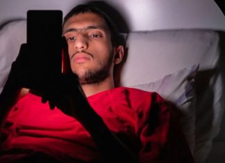 ما السر وراء رغبتنا الجامحة في مطالعة الأخبار السلبية؟ ما السر وراء رغبتنا الجامحة في مطالعة الأخبار السلبية؟