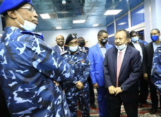 التفلتات الأمنية.. مَن يُكبِّل الشرطة؟! التفلتات الأمنية.. مَن يُكبِّل الشرطة؟!