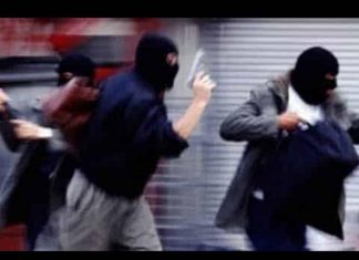 نهب صحفية فرنسية وباحث أمريكي بقلب الخرطوم نهب صحفية فرنسية وباحث أمريكي بقلب الخرطوم