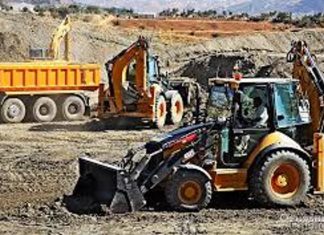 وزارة المعادن تسترد آليات مستأجرة لشركات تعدين بطرق غير قانونية وزارة المعادن تسترد آليات مستأجرة لشركات تعدين بطرق غير قانونية