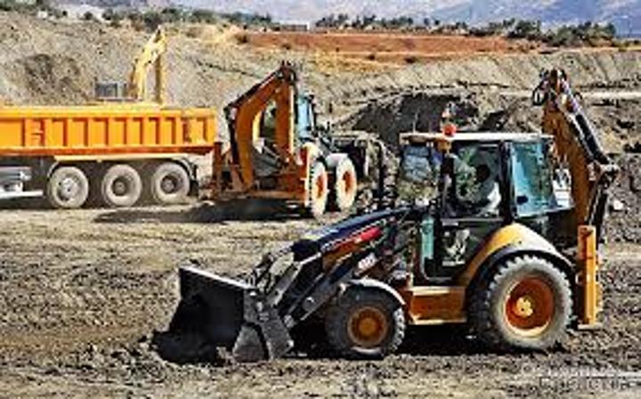 وزارة المعادن تسترد آليات مستأجرة لشركات تعدين بطرق غير قانونية وزارة المعادن تسترد آليات مستأجرة لشركات تعدين بطرق غير قانونية