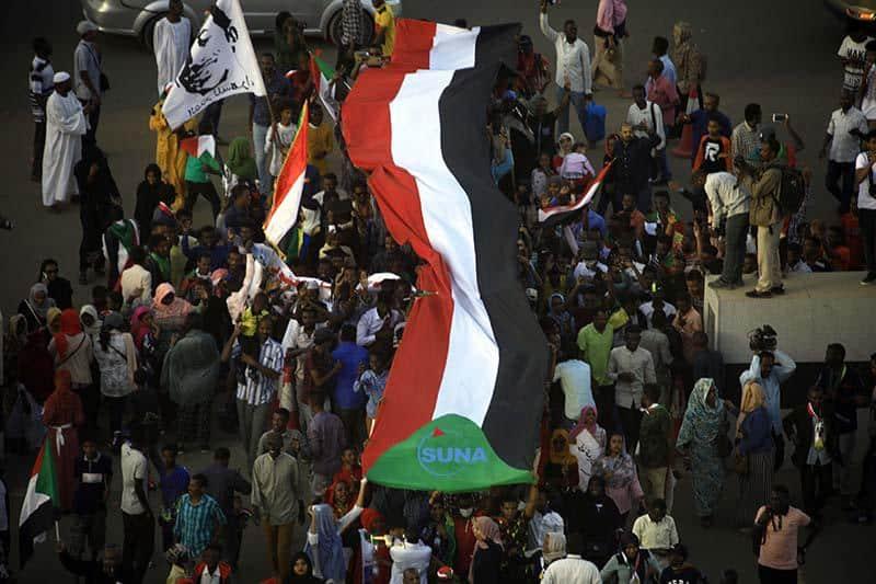 مؤتمر صحفي لمنظمة أسر شهداء ثورة ديسمبر غدا الأربعاء مؤتمر صحفي لمنظمة أسر شهداء ثورة ديسمبر غدا الأربعاء