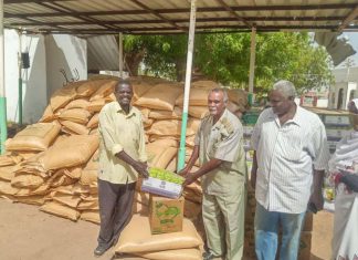 توزيع 6336 سلة من السلع الضرورية بالكاملين بسعر المصنع توزيع 6336 سلة من السلع الضرورية بالكاملين بسعر المصنع