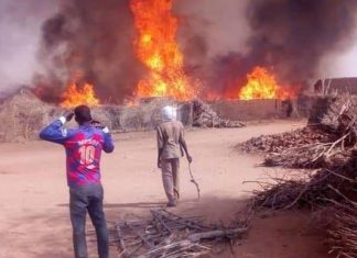 ولاة ولايات دارفور يطالبون بالجمع القسري للسلاح ونشر القوة الوطنية لحماية المواطنين ولاة ولايات دارفور يطالبون بالجمع القسري للسلاح ونشر القوة الوطنية لحماية المواطنين