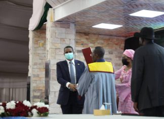 حركة جيش تحرير السودان( مصطفى طمبور) توقع على إتفاق جوبا حركة جيش تحرير السودان( مصطفى طمبور) توقع على إتفاق جوبا