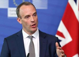 وزير الخارجية البريطاني: أستمد جرأتي وشجاعتي من (صائدة البمبان) السودانية رفقة عبد الرحمن وزير الخارجية البريطاني: أستمد جرأتي وشجاعتي من (صائدة البمبان) السودانية رفقة عبد الرحمن