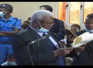 وسط إجراءات أمنية محاكمة 4 من منسوبي الأمن بعطبرة متهمين بقتل مواطنين وسط إجراءات أمنية محاكمة 4 من منسوبي الأمن بعطبرة متهمين بقتل مواطنين