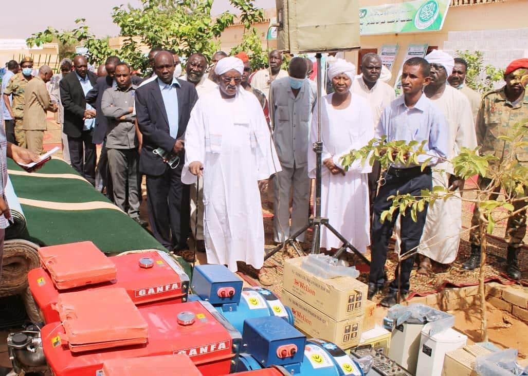 والى غرب كردفان يدشن برنامج سحائب الرحمة والى غرب كردفان يدشن برنامج سحائب الرحمة