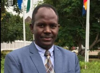 مقرر المجلس القيادي للجبهة الثورية محمد زكريا: إعلان المبادئ “ثبَّت” الشريعة مقرر المجلس القيادي للجبهة الثورية محمد زكريا: إعلان المبادئ “ثبَّت” الشريعة