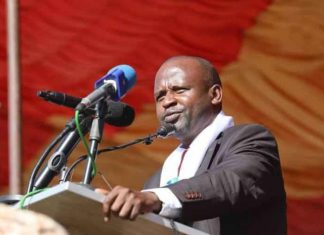 “الثورية” توجِّه بالقبض على من يبيع الرتب العسكرية “الثورية” توجِّه بالقبض على من يبيع الرتب العسكرية