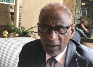 قيادي بتجمع المهنيين: قوش لم يسهل للثوار الوصول للقيادة قيادي بتجمع المهنيين: قوش لم يسهل للثوار الوصول للقيادة