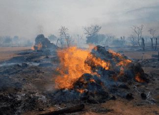 حرق أكبر معسكر للنازحين بالجنينية حرق أكبر معسكر للنازحين بالجنينية