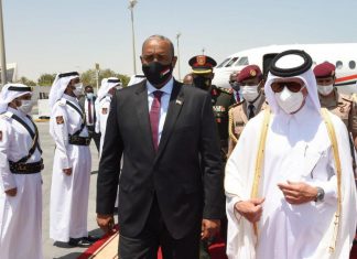 البرهان يصل الدوحة البرهان يصل الدوحة ووزير يستقبله بالمطار ويلتقي أمير قطر غد