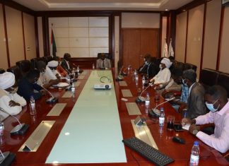 وزير الطاقة والنفط:جهود للوزارة في مجال الكهرباء والطاقات البديلة والمتجددة وزير الطاقة والنفط:جهود للوزارة في مجال الكهرباء والطاقات البديلة والمتجددة