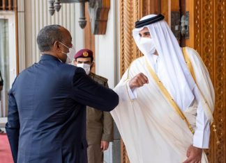 تميم يقيم مأدبة غداء للبرهان تميم يقيم مأدبة غداء للبرهان