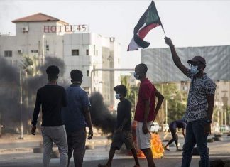 إصابة طالب و3 شرطيين وتعليق الدراسة بـ”الفاشر” إصابة طالب و3 شرطيين وتعليق الدراسة بـ”الفاشر”