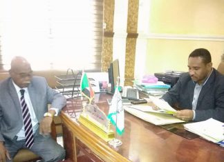 والي النيل الأبيض يتسلم تقريراً حول الاعتداءات علي المال العام بالولاية والي النيل الأبيض يتسلم تقريراً حول الاعتداءات علي المال العام بالولاية