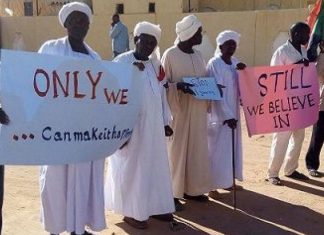 موظفون يتهمون “برنامج الغذاء العالمي” بممارسة تجارة الرقيق موظفون يتهمون “برنامج الغذاء العالمي” بممارسة تجارة الرقيق