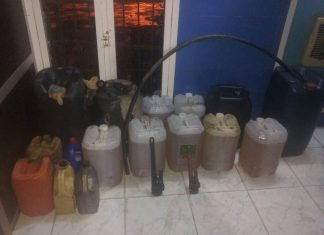 ضبط (6) آلاف جالون جازولين مهربة بنهر النيل ضبط (6) آلاف جالون جازولين مهربة بنهر النيل