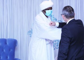 حميدتي يبحث مع رئيس بعثة”يونيتامس” قضايا السلام والانتقال السياسي والتطورات في تشاد .. انا حميدتي يبحث مع رئيس بعثة”يونيتامس” قضايا السلام والانتقال السياسي والتطورات في تشاد .. انا