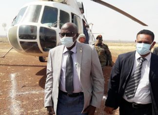 وزير الطاقة والنفط يبحث مع وفد شرق دارفور الشراكة الذكية للتنمية المجتمعية وزير الطاقة والنفط يبحث مع وفد شرق دارفور الشراكة الذكية للتنمية المجتمعية