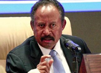 د. حمدوك يلتقي ممثلي لجان المقاومة بالولاية الشمالية د. حمدوك يلتقي ممثلي لجان المقاومة بالولاية الشمالية