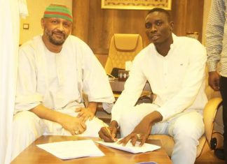 الهلال يُعيد قيد نزار حامد الهلال يُعيد قيد نزار حامد